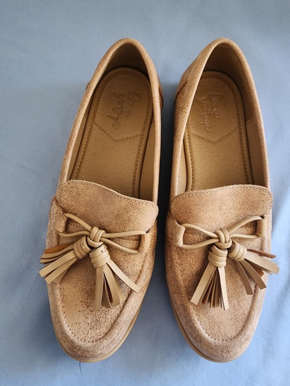 Crown Vintage.. Women’s Tan Suede Tassel Loafers - Classic Slip-On Flats 6.5 M
